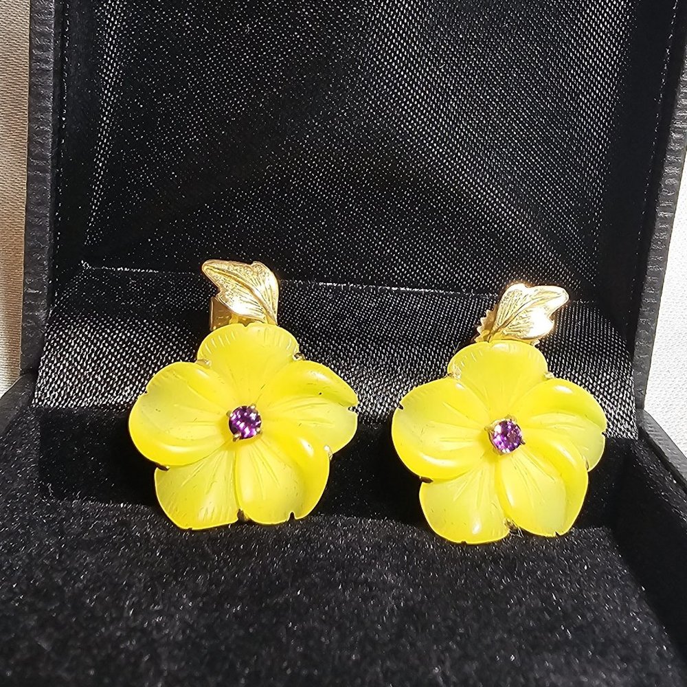 Yellow flower earrings with amethyst jewel center 14k